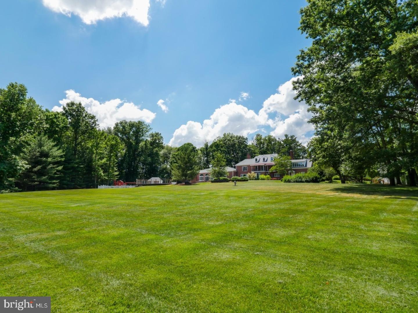 460 Roelofs Road Yardley, PA 19067 - Photo 4 of 25 Exterior Back