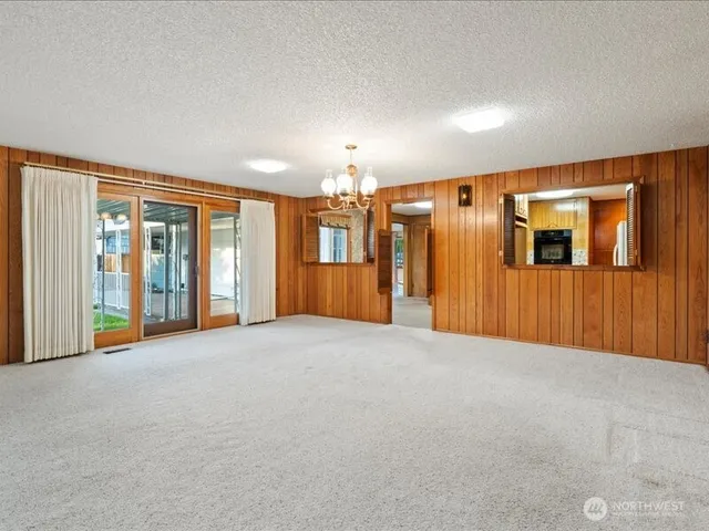 $320,000 | 422 South 8th Avenue, Othello, WA 99344