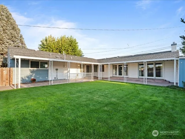 $320,000 | 422 South 8th Avenue, Othello, WA 99344