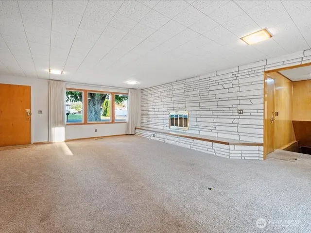 $320,000 | 422 South 8th Avenue, Othello, WA 99344