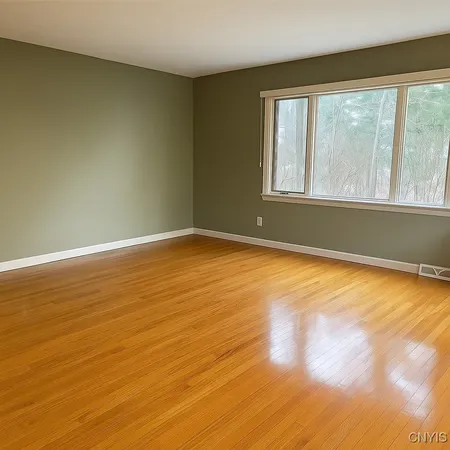 $3,500 | 12 Forest Road, New Hartford, NY 13501
