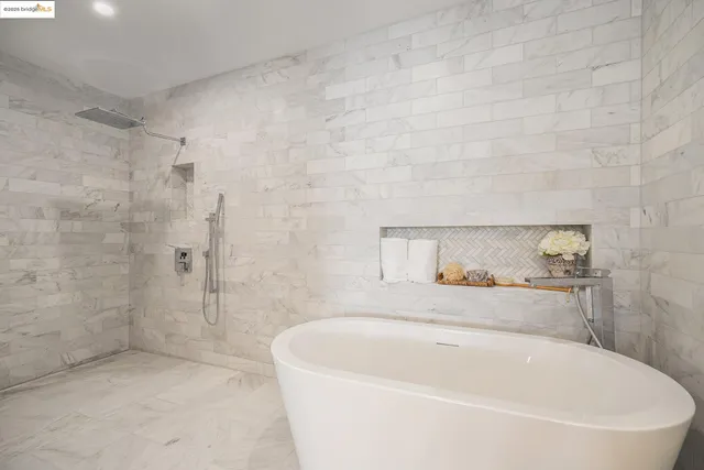 $1,599,000 | 218 The Knoll, Orinda, CA 94563