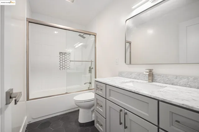 $1,599,000 | 218 The Knoll, Orinda, CA 94563