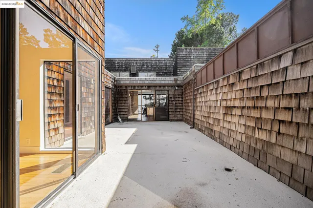 $1,599,000 | 218 The Knoll, Orinda, CA 94563