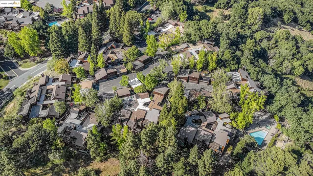 $1,599,000 | 218 The Knoll, Orinda, CA 94563