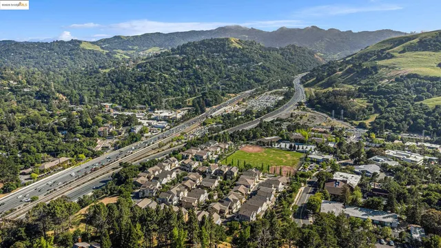 $1,599,000 | 218 The Knoll, Orinda, CA 94563