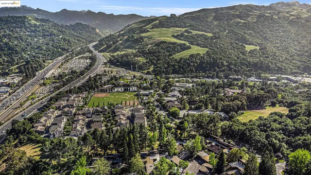 $1,599,000 | 218 The Knoll, Orinda, CA 94563