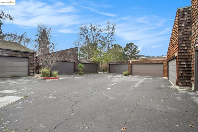 $1,599,000 | 218 The Knoll, Orinda, CA 94563