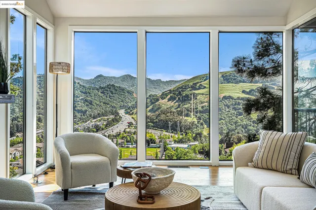 $1,599,000 | 218 The Knoll, Orinda, CA 94563