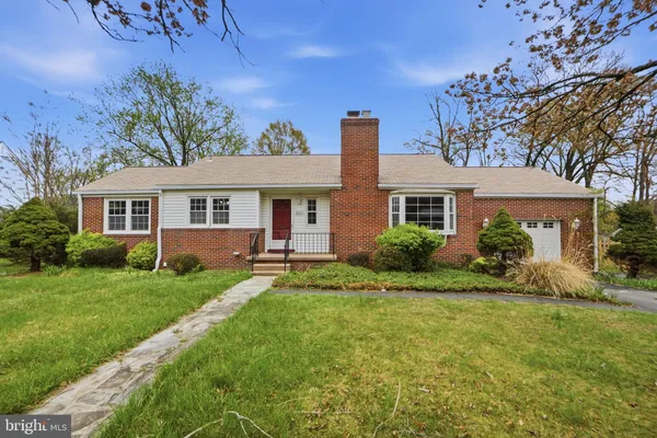$685,000 | 826 Van Buren Street, Herndon, VA 20170