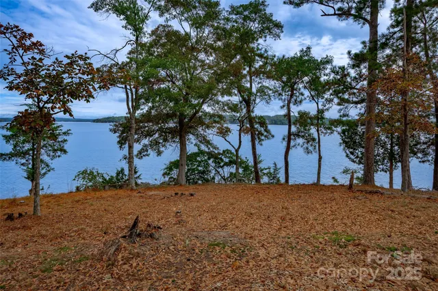 $475,000 | 20 Hidden Circle Lane, Liberty Hill, SC 29074