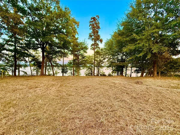 $475,000 | 20 Hidden Circle Lane, Liberty Hill, SC 29074