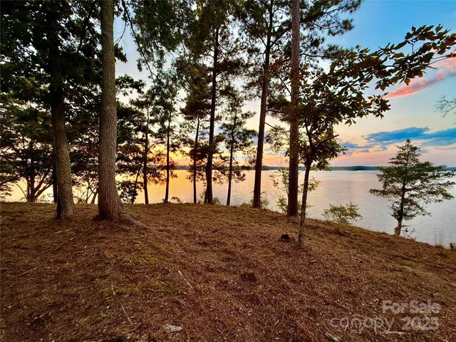 $475,000 | 20 Hidden Circle Lane, Liberty Hill, SC 29074