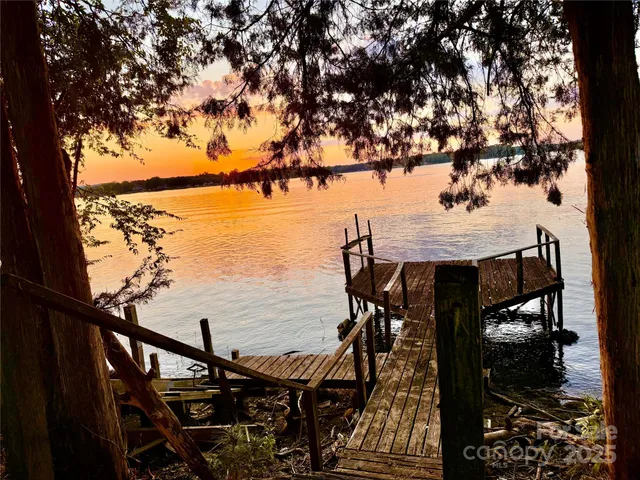 $475,000 | 20 Hidden Circle Lane, Liberty Hill, SC 29074