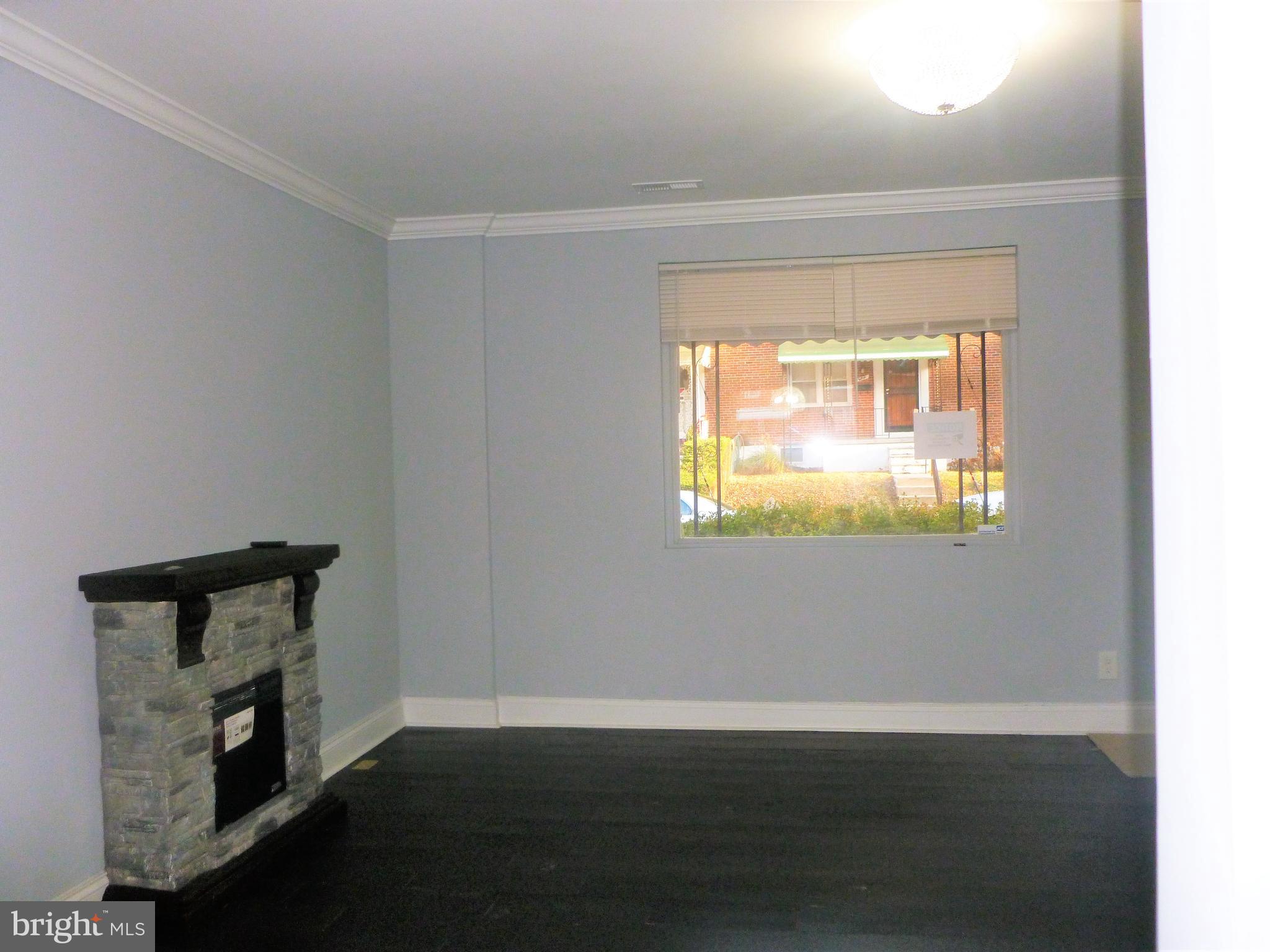 4224 Colborne Road Baltimore, MD 21229 - Photo 7 of 49 Living Room