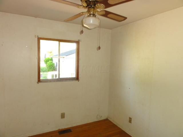 2822 Fleet Road Columbus, OH 43232 - Photo 8 of 12