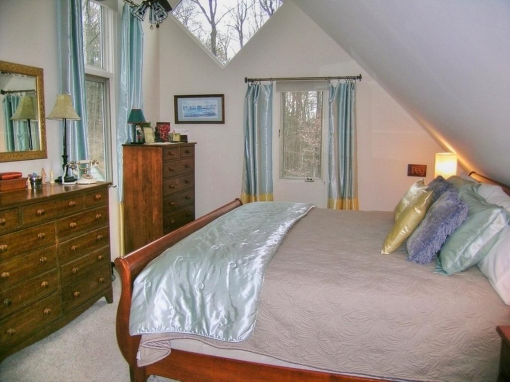 3340 Mt Philo Road Charlotte, VT 05445 - Photo 5 of 35 Gallery Image 5