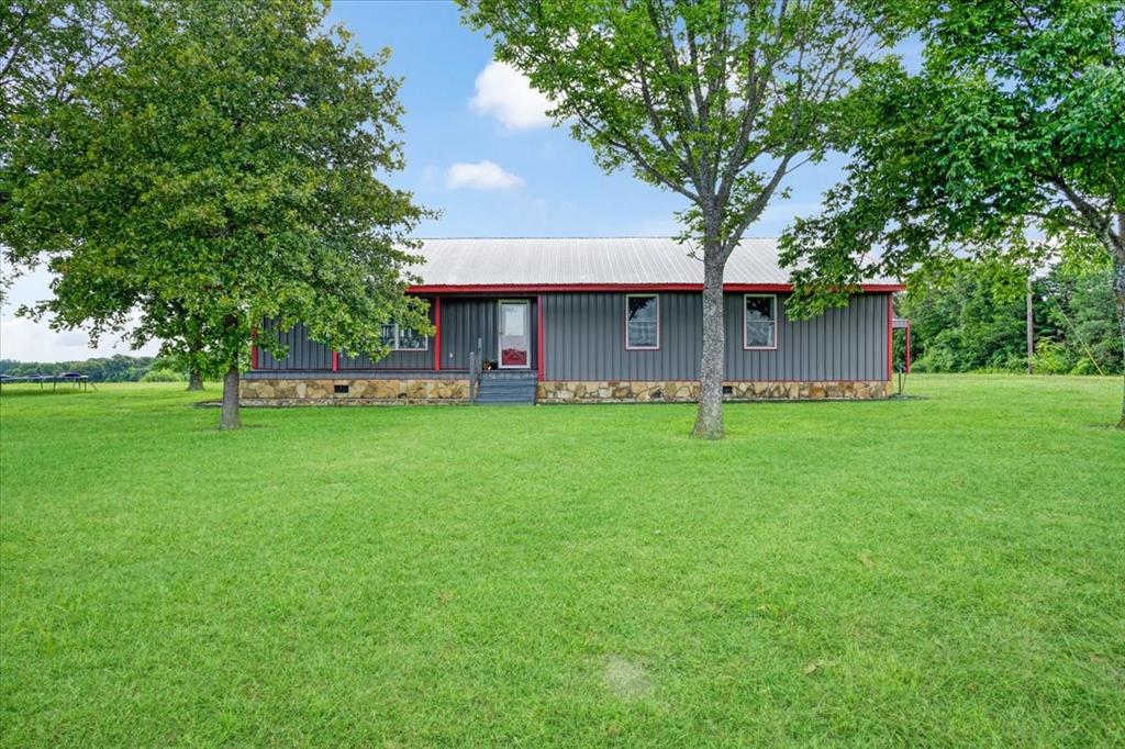 258 County Road Paris, TX 75462 - Photo 2 of 36
