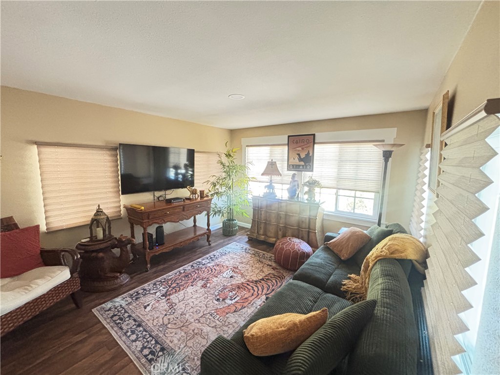 31130 South General Kearny Road, Unit 172 Temecula, CA 92591 - Photo 10 of 49 Living room