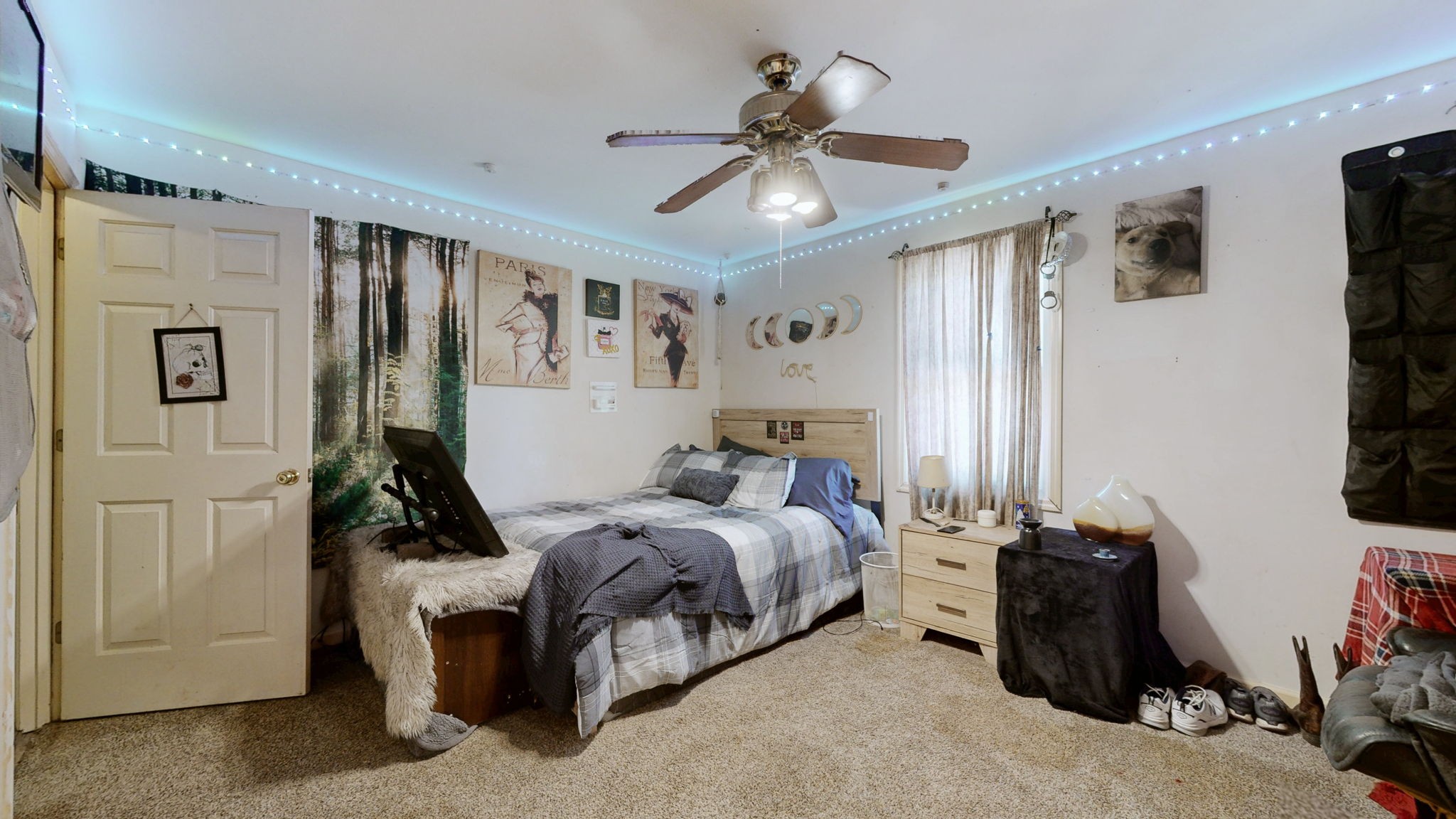 881 Coaling Road Charlotte, TN 37036 - Photo 11 of 29 a bedroom with a bed furniture and a window