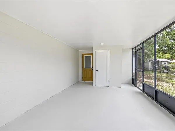 $2,250 | 39252 Heights Avenue, Zephyrhills, FL 33542