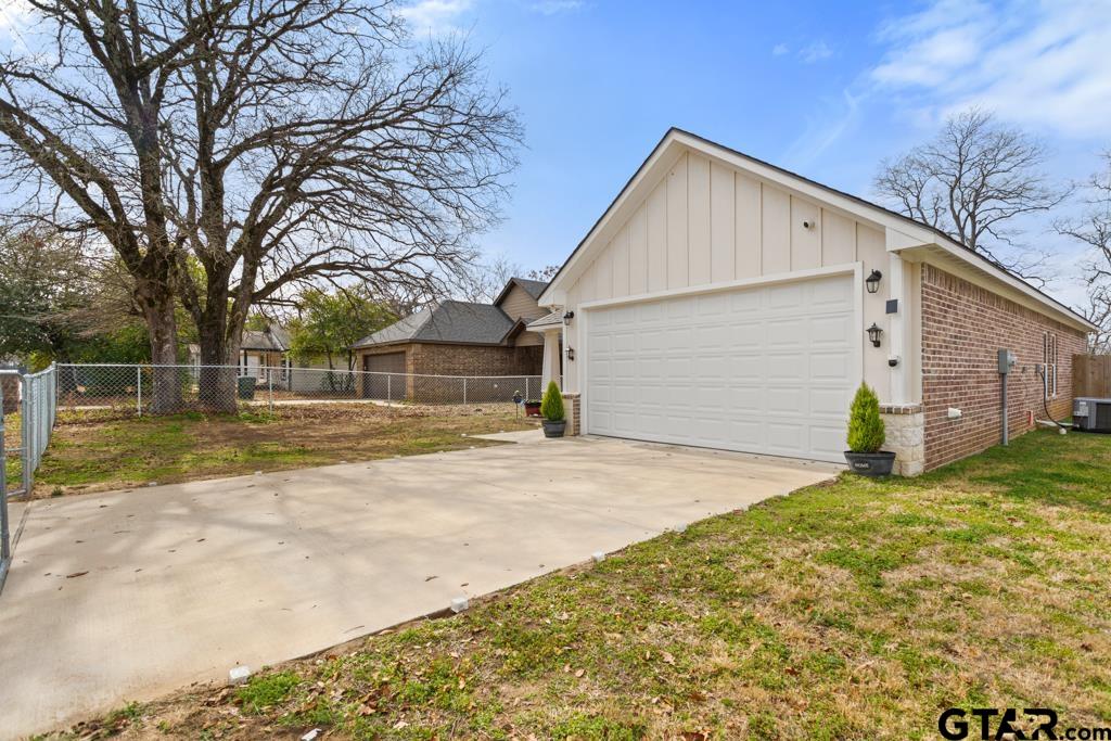 1207 South Lenox Street Tyler, TX 75701 - Photo 32 of 34