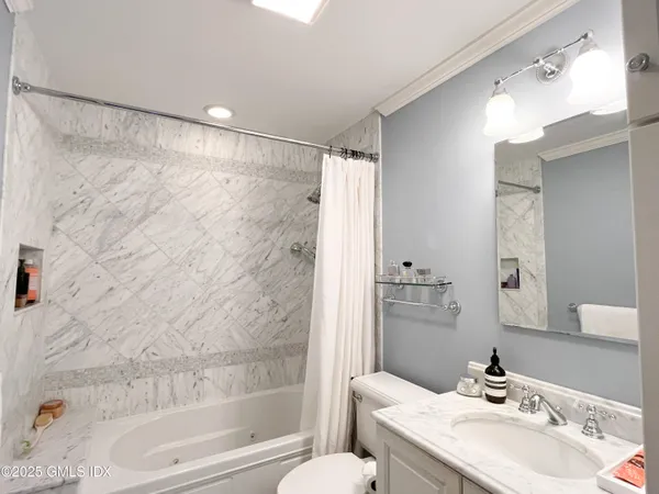$4,400 | 1465 East Putnam Avenue, Unit 122, Old Greenwich, CT 06870