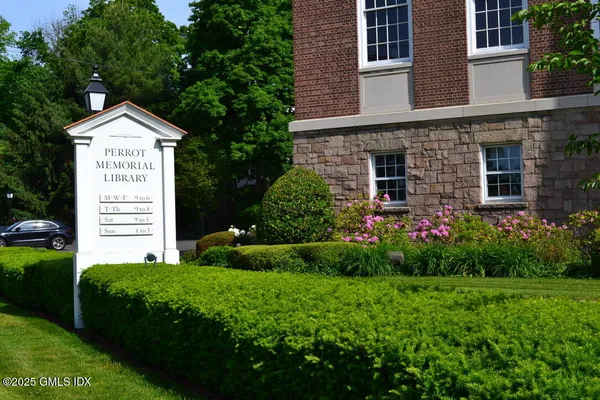 $4,400 | 1465 East Putnam Avenue, Unit 122, Old Greenwich, CT 06870