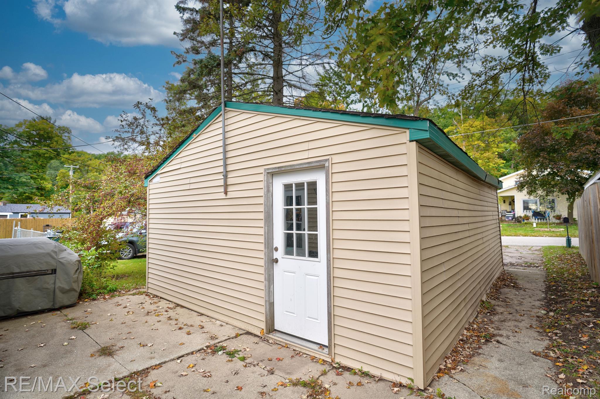 3939 Hunt Road Lapeer, MI 48446 - Photo 9 of 45 Gallery Image 9