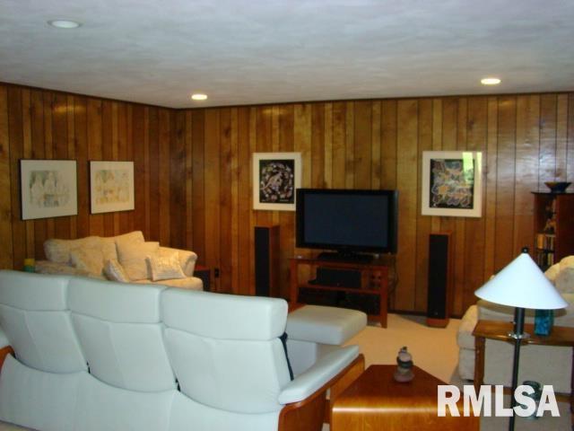 3319 41st Street Moline, IL 61265 - Photo 10 of 15 Gallery Image 10