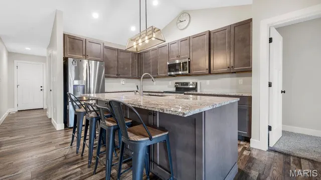 $519,000 | 5556 East Anding Drive, Catawissa, MO 63015