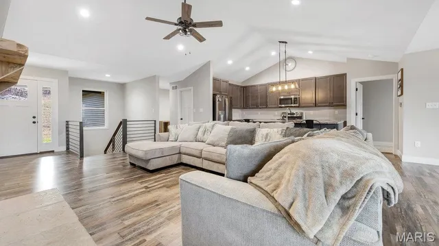 $519,000 | 5556 East Anding Drive, Catawissa, MO 63015