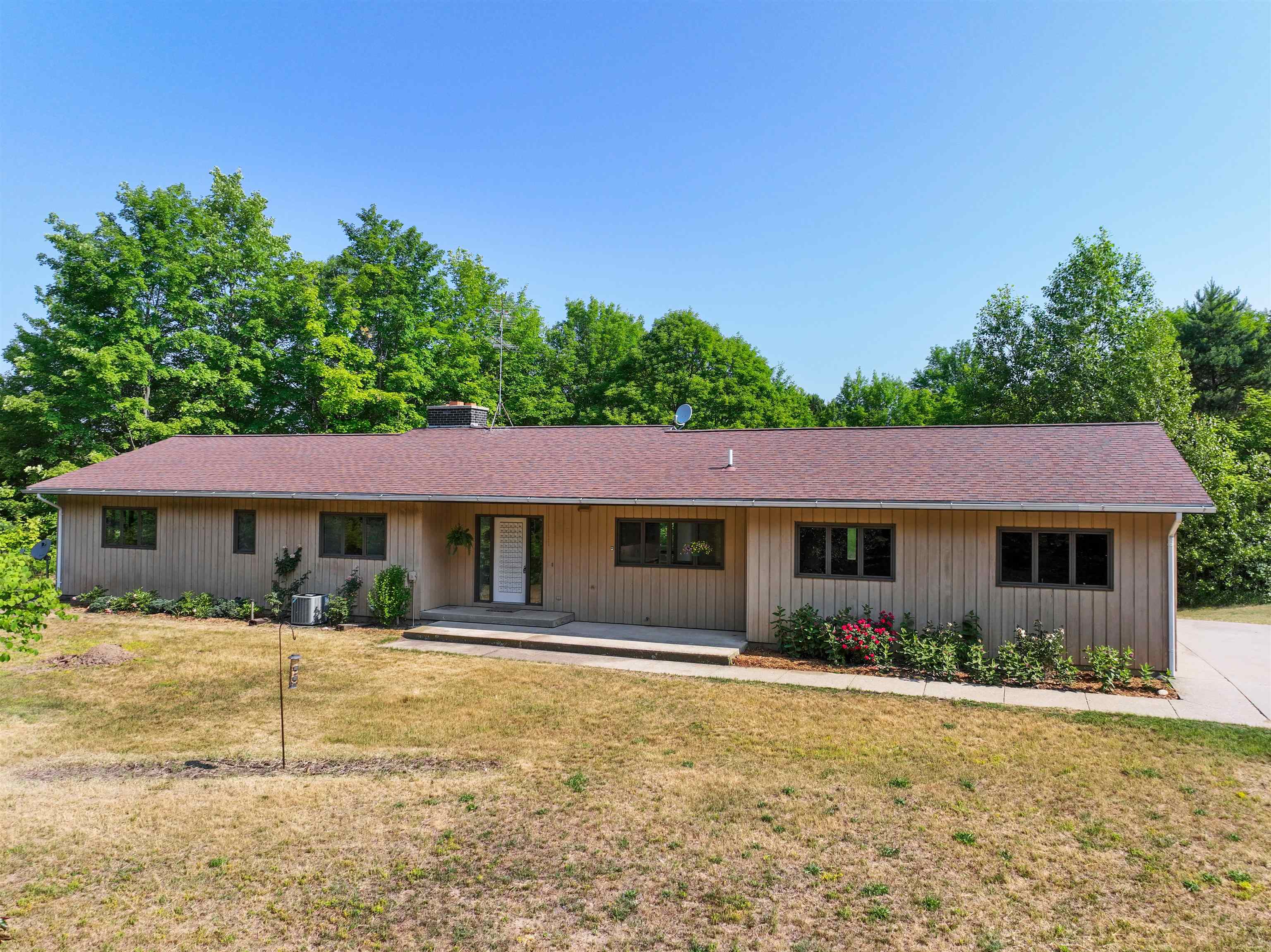 8101 East Pleasant Hill Road Suttons Bay, MI 49682 - Photo 8 of 59