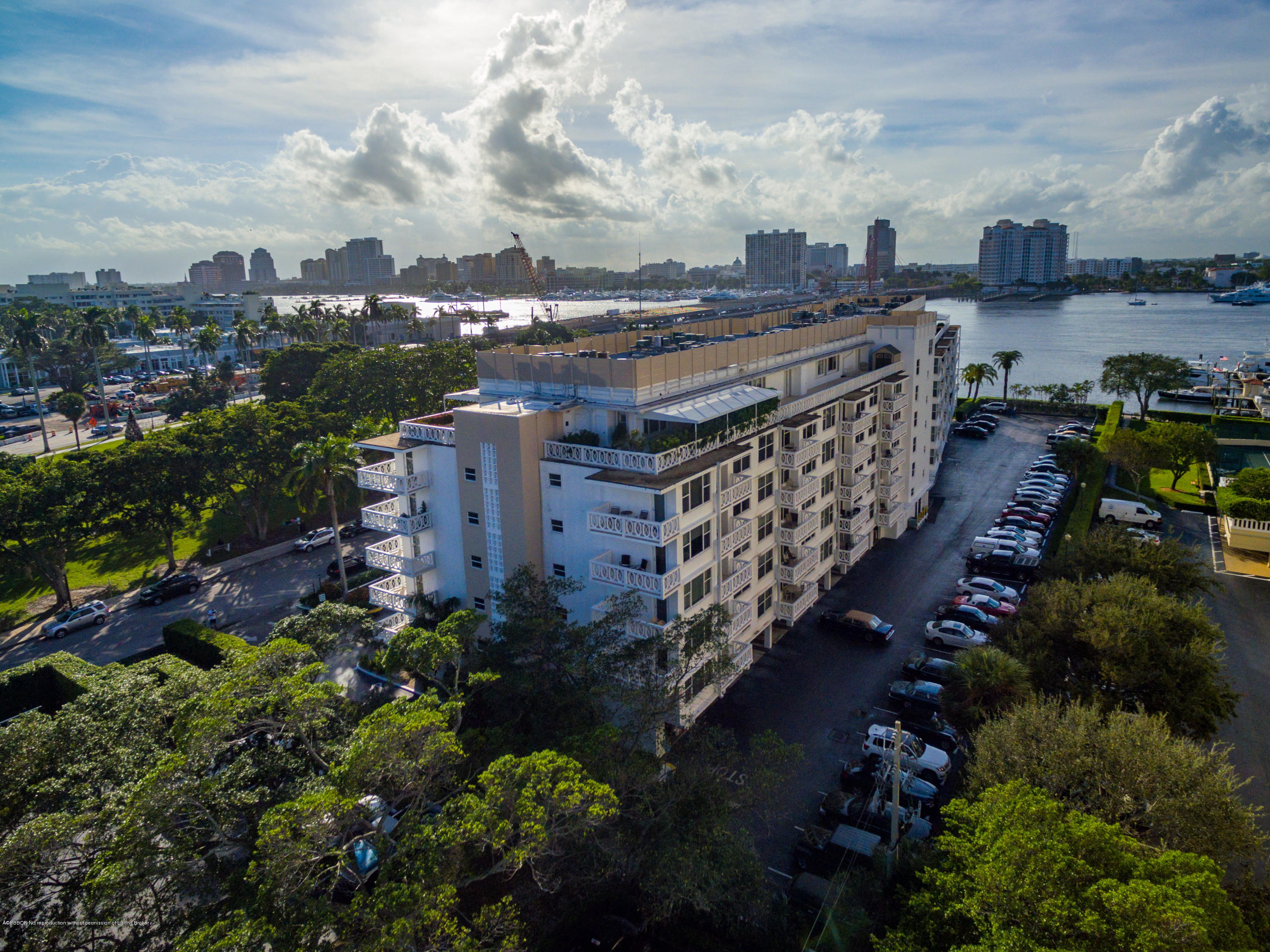 333 Sunset Avenue, Unit 308 Palm Beach, FL 33480 - Photo 2 of 29