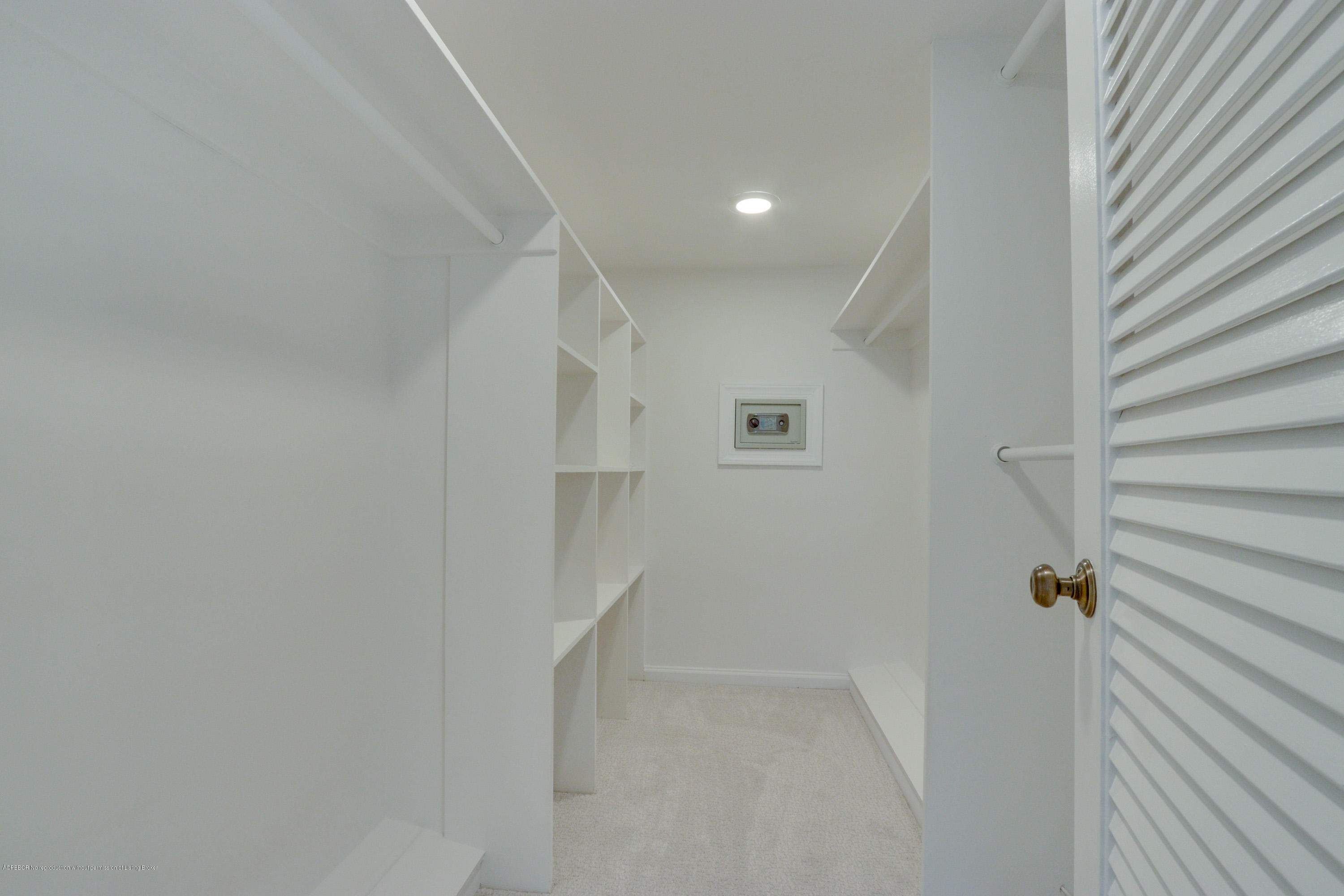 333 Sunset Avenue, Unit 308 Palm Beach, FL 33480 - Photo 14 of 29 a view of a hallway