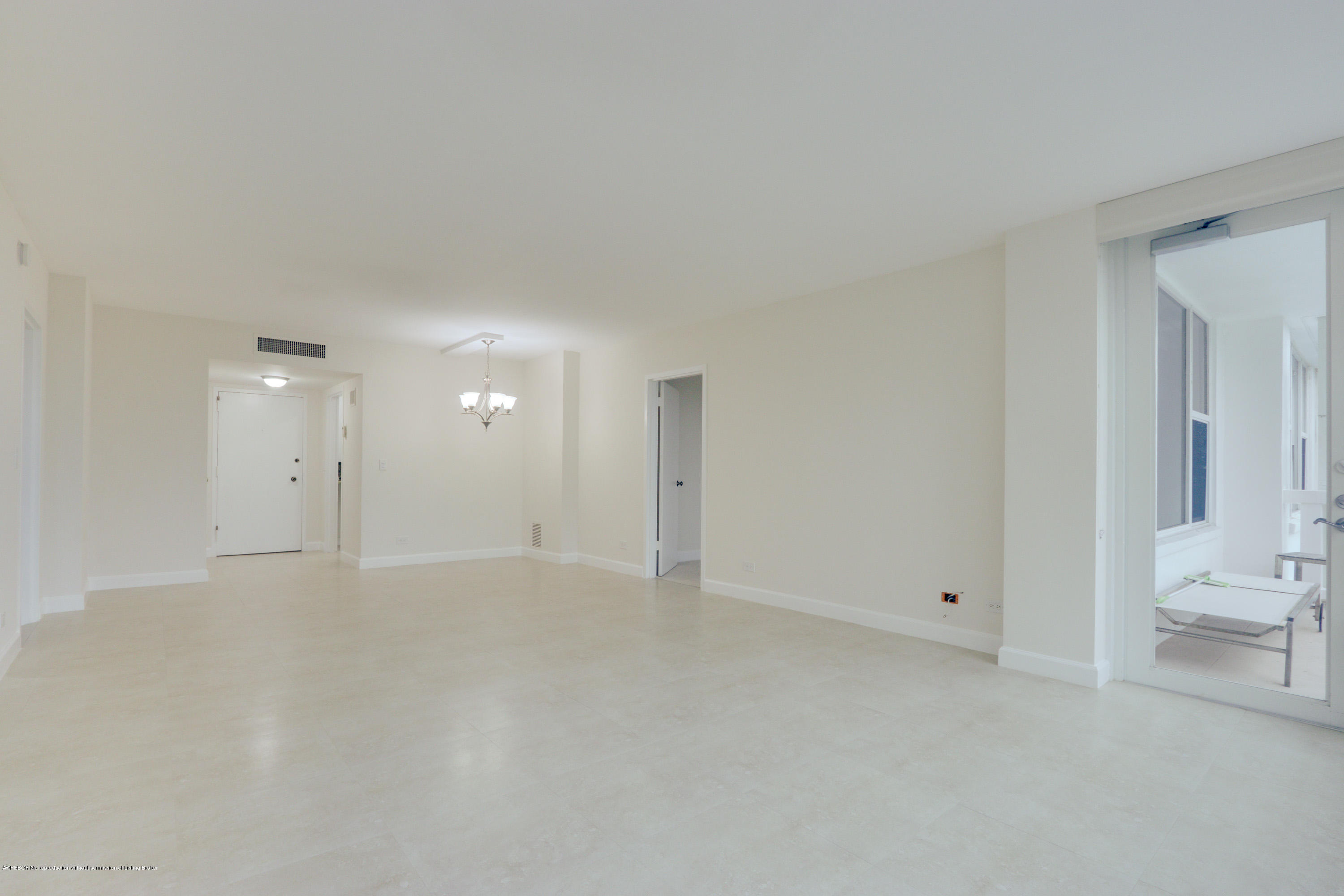 333 Sunset Avenue, Unit 308 Palm Beach, FL 33480 - Photo 22 of 29 a view of an empty room