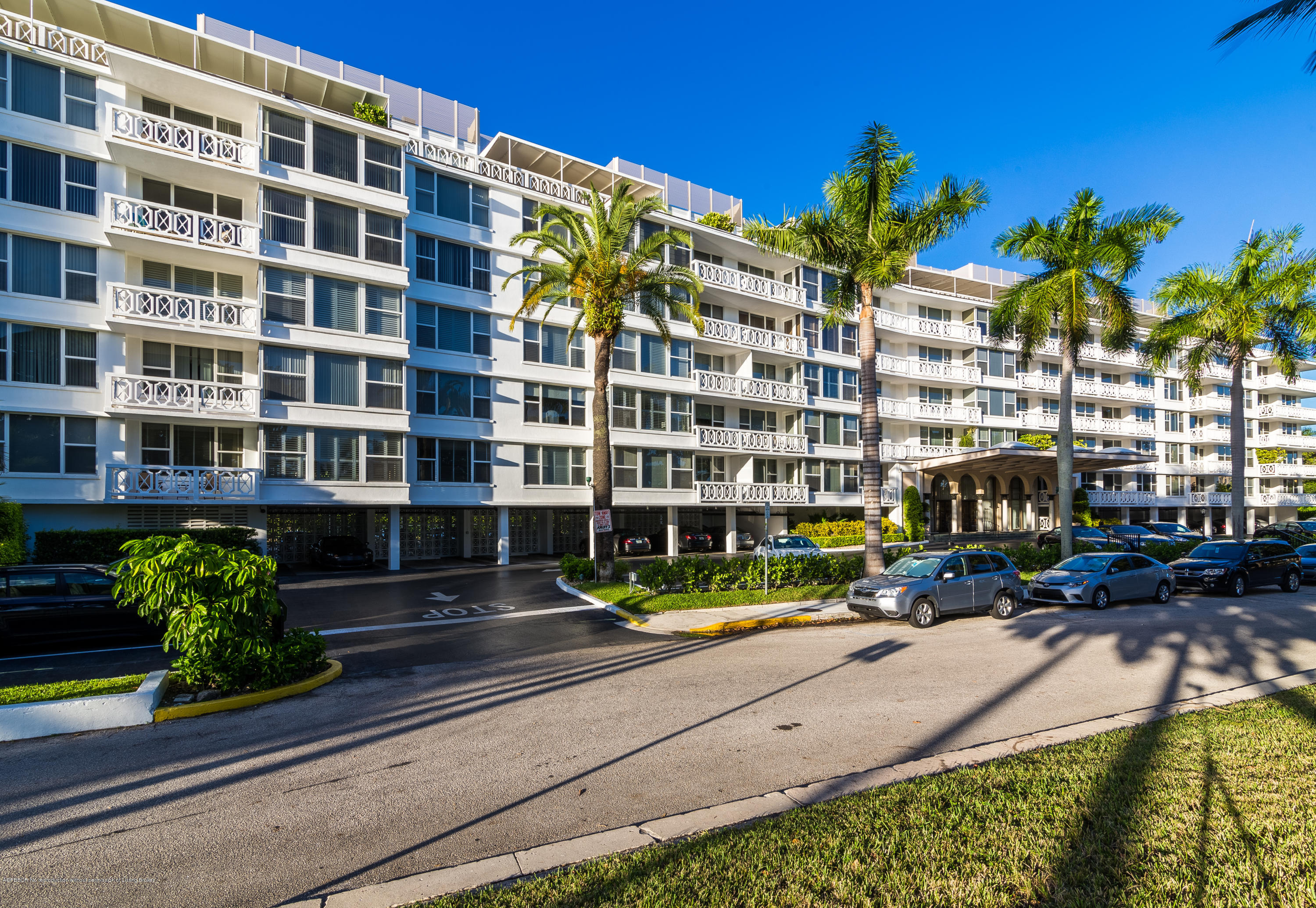 333 Sunset Avenue, Unit 308 Palm Beach, FL 33480 - Photo 4 of 29 a front view of a building with street view