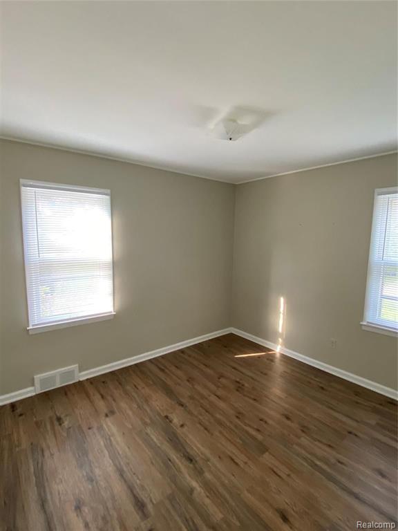 21325 Newcastle Road Harper Woods, MI 48225 - Photo 12 of 23