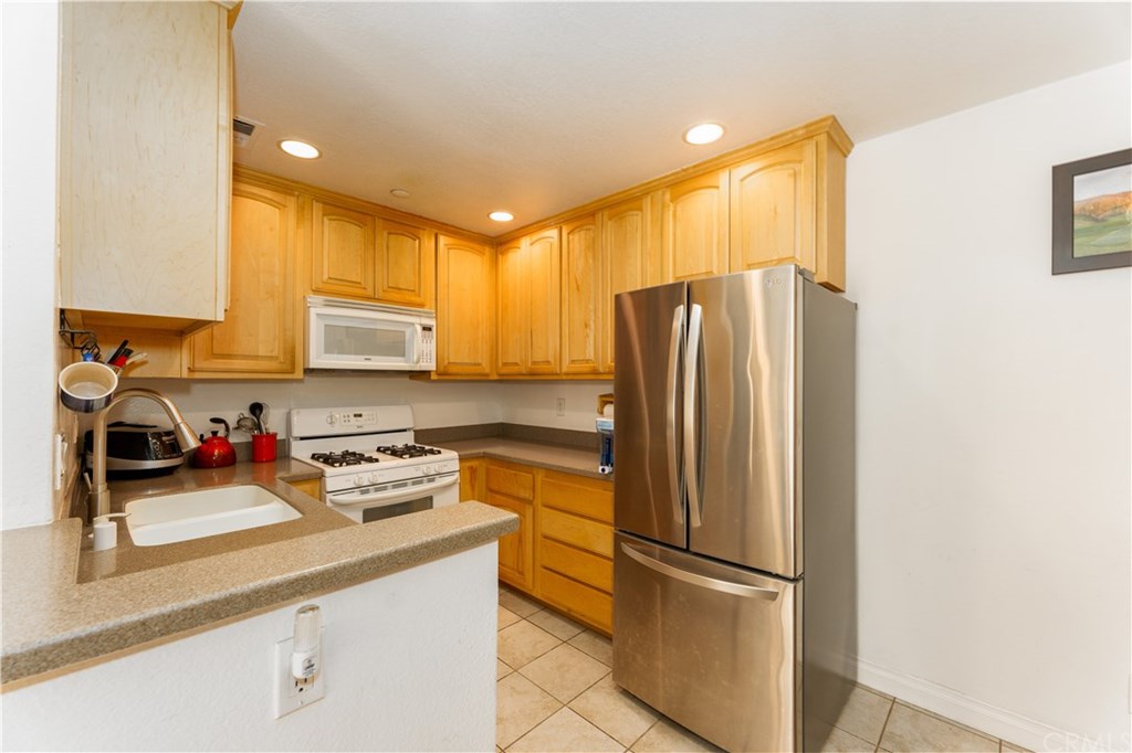 7770 Ramsdale Way, Unit J Stanton, CA 90680 - Photo 8 of 24