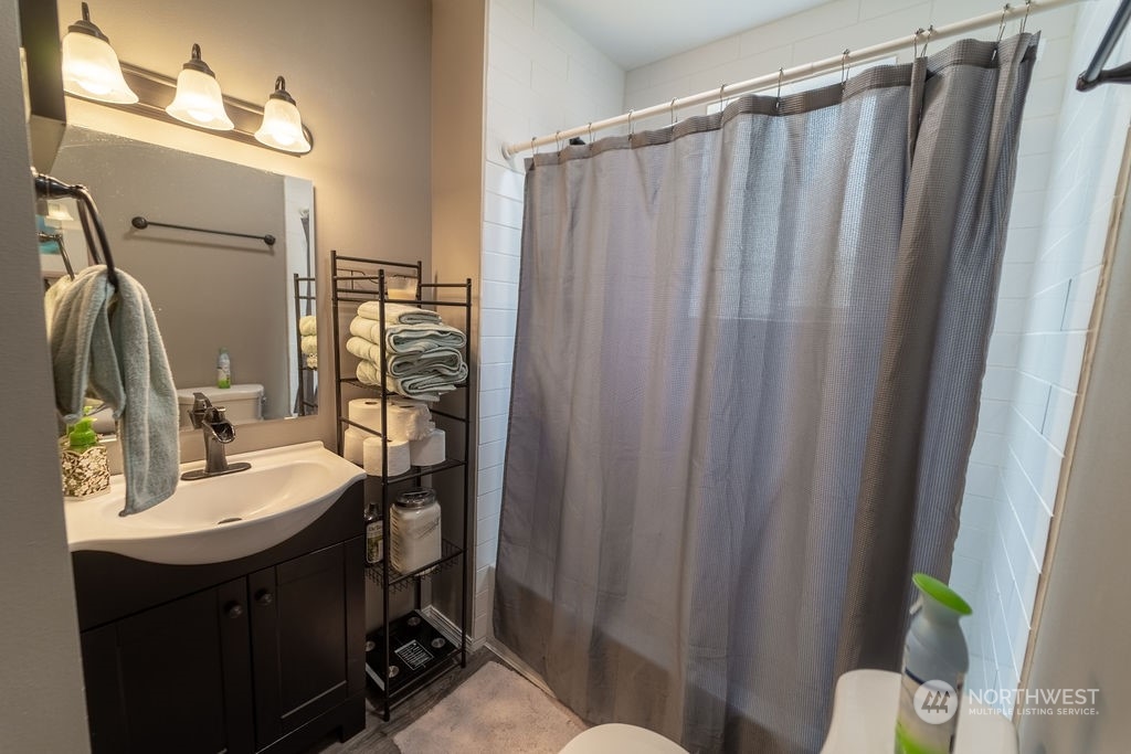 11614 Military Road Southwest Lakewood, WA 98498 - Photo 8 of 26 Gallery Image 8