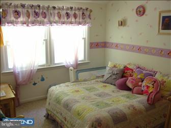 48 Covered Bridge Road Cherry Hill, NJ 08034 - Photo 9 of 12 Gallery Image 9