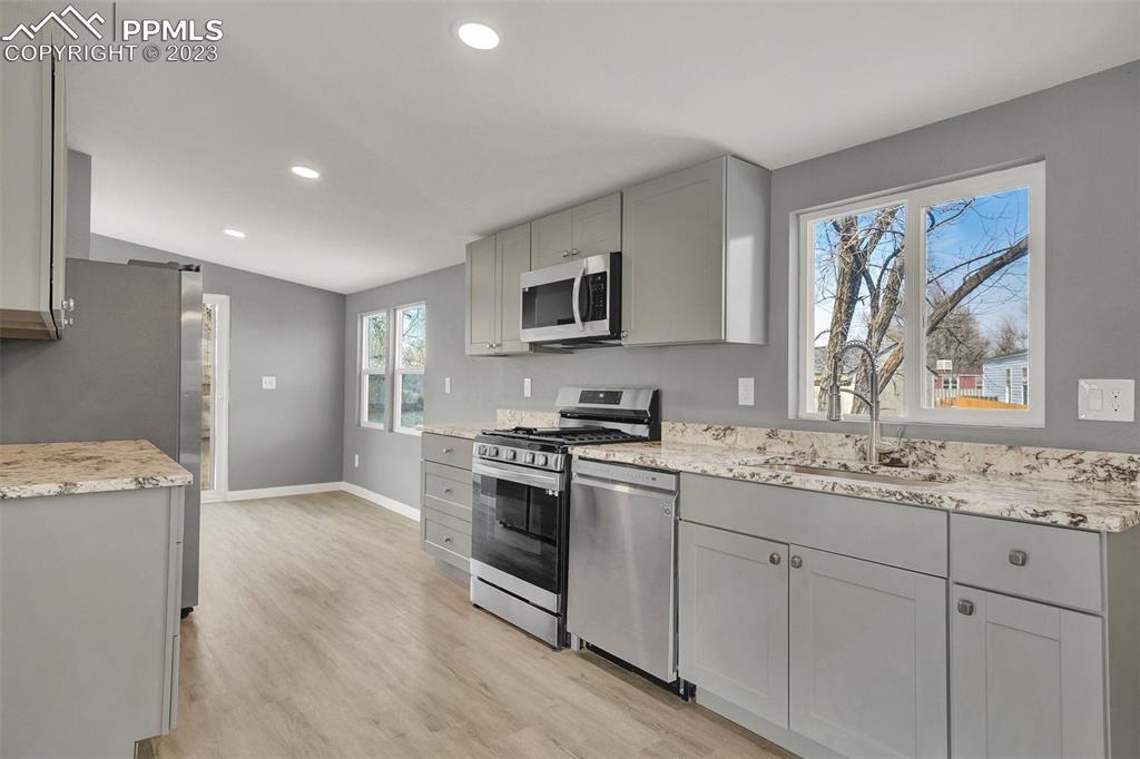 1057 Claiborne Road Colorado Springs, CO 80906 - Photo 13 of 38