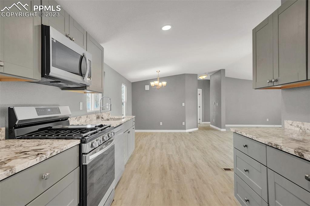 1057 Claiborne Road Colorado Springs, CO 80906 - Photo 15 of 38