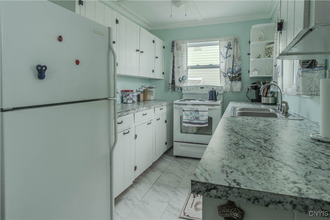 18121 Howes Shore Road Sackets Harbor, NY 13685 - Photo 11 of 40