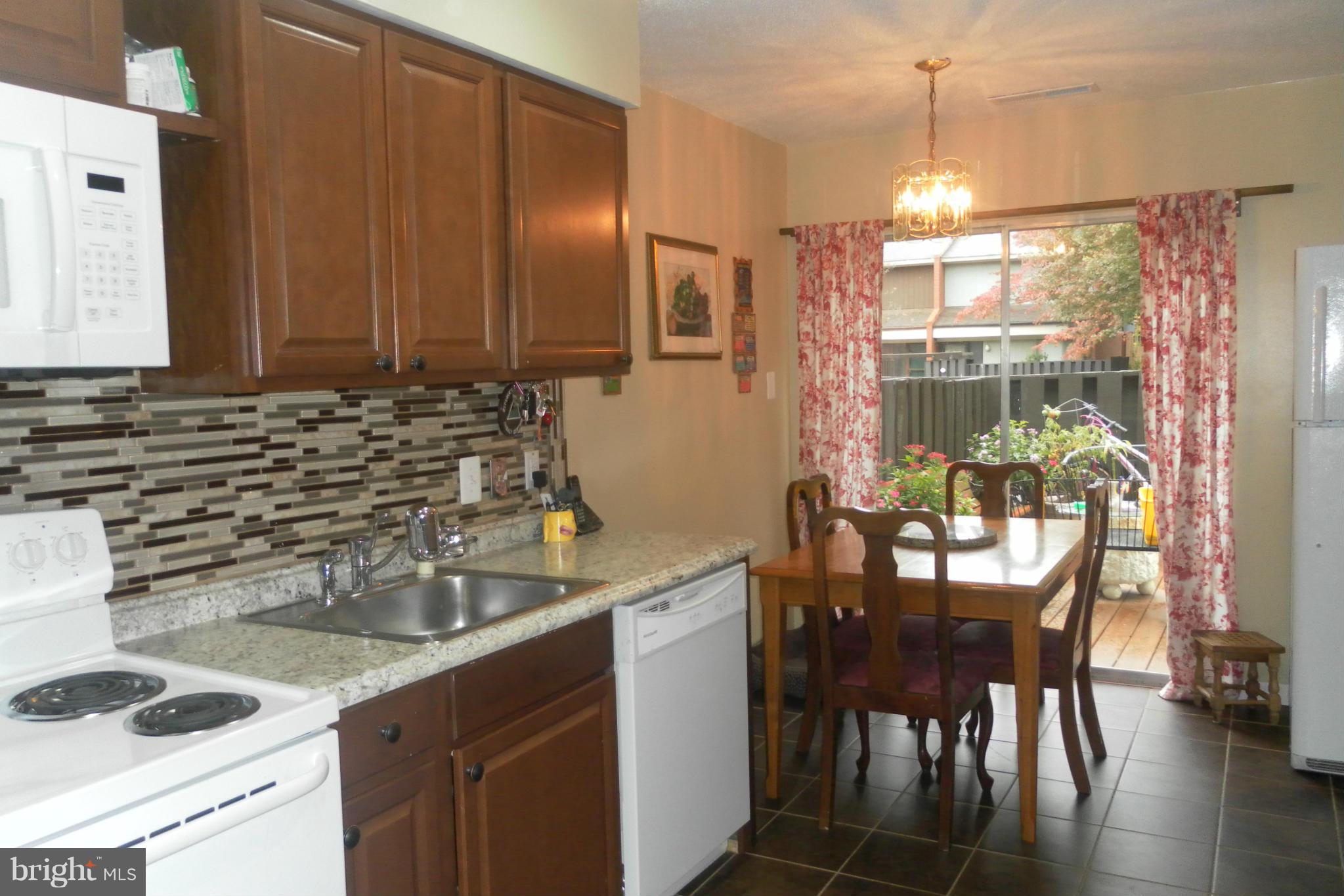 1303 Northgate Square Reston, VA 20190 - Photo 4 of 19 Kitchen