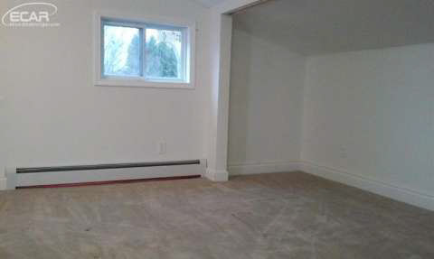 6328 East Pierson Road Flint, MI 48506 - Photo 12 of 19 20425759-11.JPG