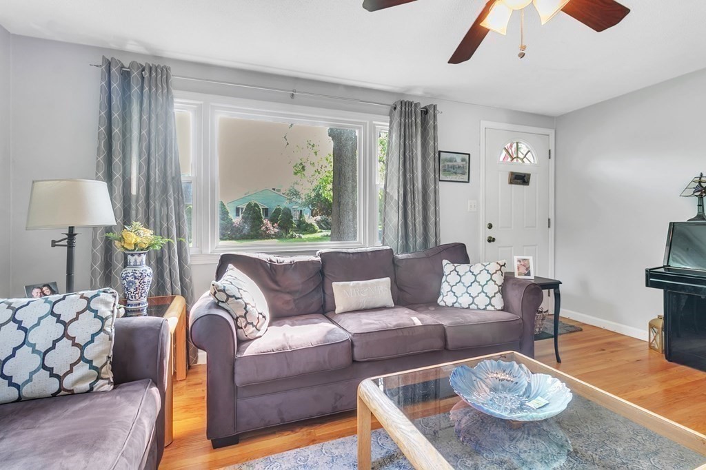 17 Kenneth Road Easthampton, MA 01027 - Photo 3 of 42 Gallery Image 3