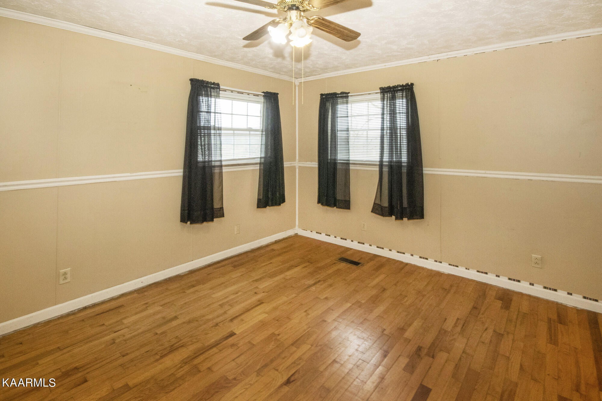 407 Pine Street Clinton, TN 37716 - Photo 8 of 27