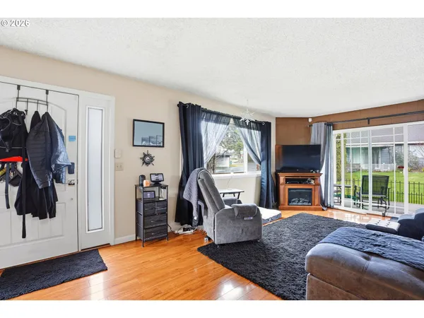 $230,000 | 1830 Northeast Hogan Drive, Gresham, OR 97030