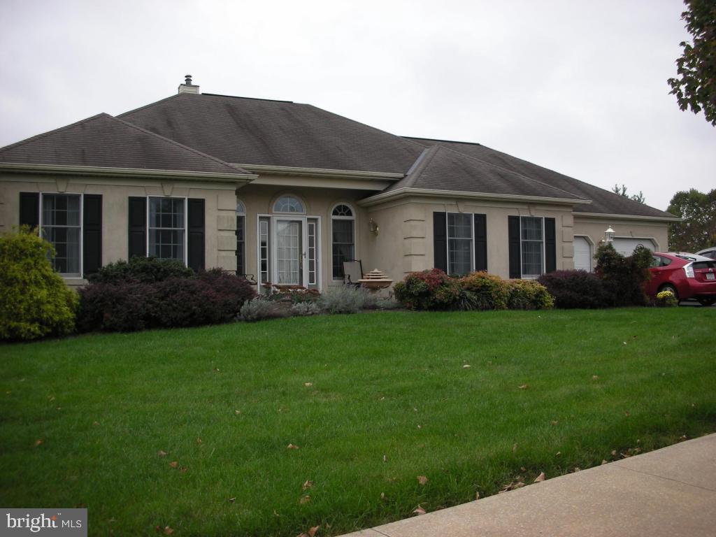 662 Laurel Avenue Lititz, PA 17543 - Photo 1 of 28